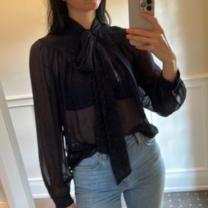 Stunning Michael Kors blouse in Navy Size 6